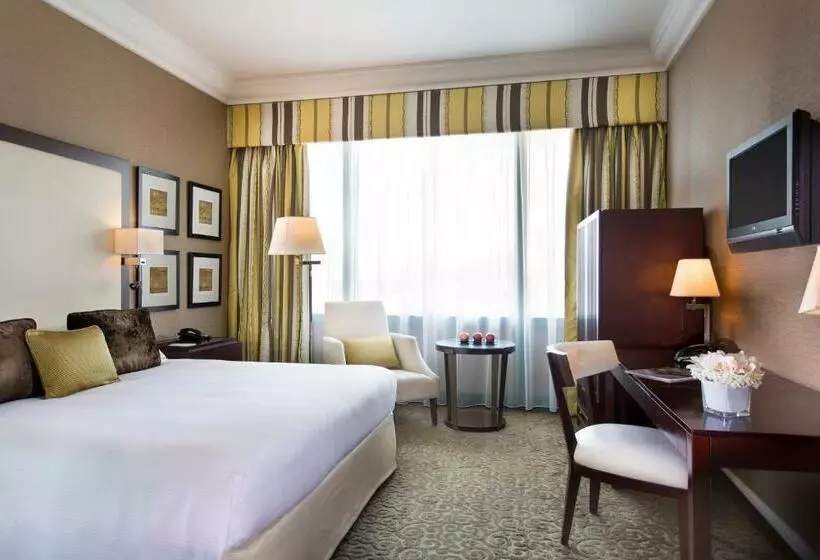 اتاق کلاسیک با تخت دونفره, Mövenpick Grand Al Bustan