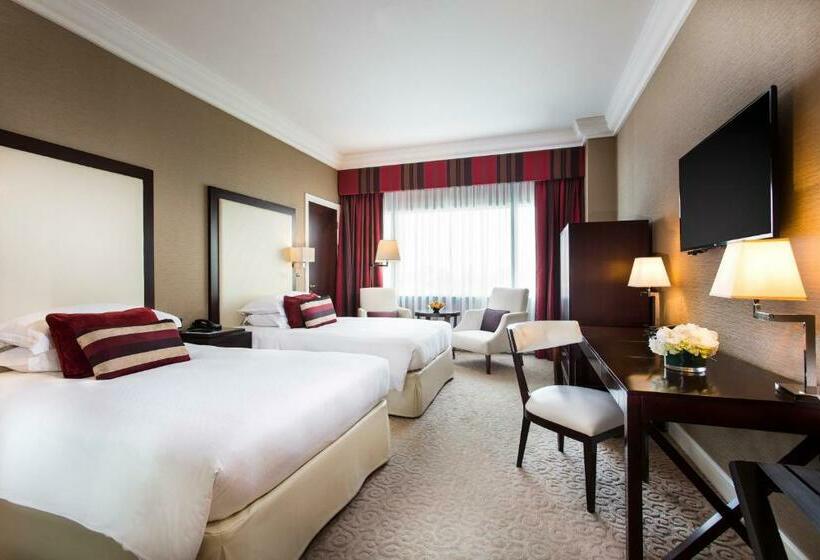 Номер Executive, Mövenpick Grand Al Bustan