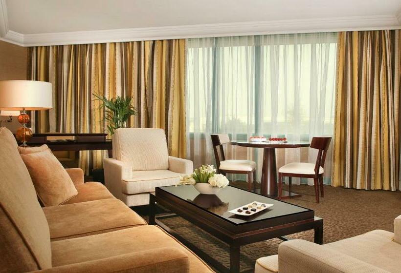 سوییت سوپریور, Mövenpick Grand Al Bustan