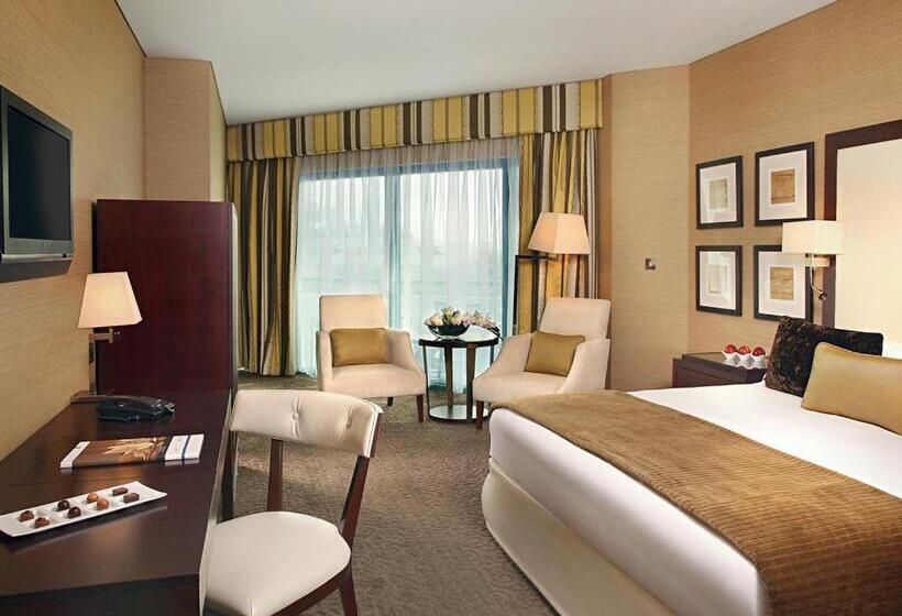 اتاق لوکس با تخت بزرگ, Mövenpick Grand Al Bustan