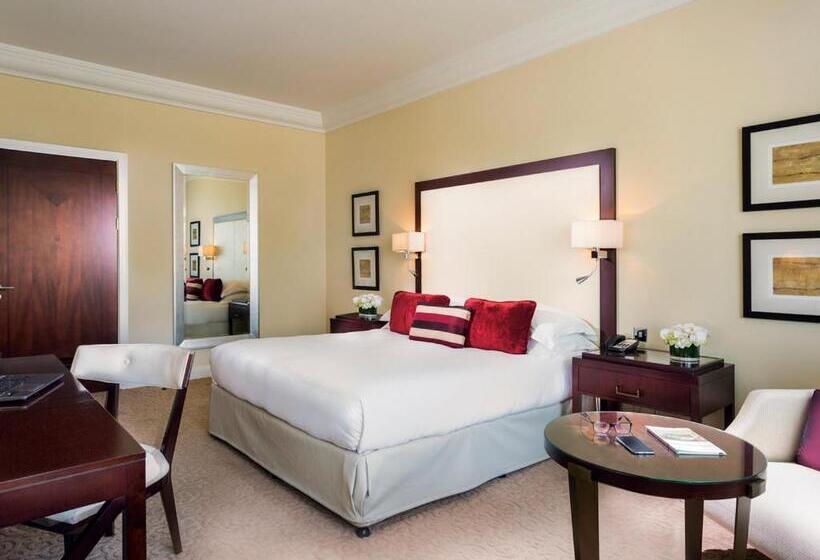 سوییت لوکس, Mövenpick Grand Al Bustan