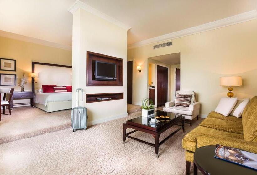 Люкс Superior, Mövenpick Grand Al Bustan