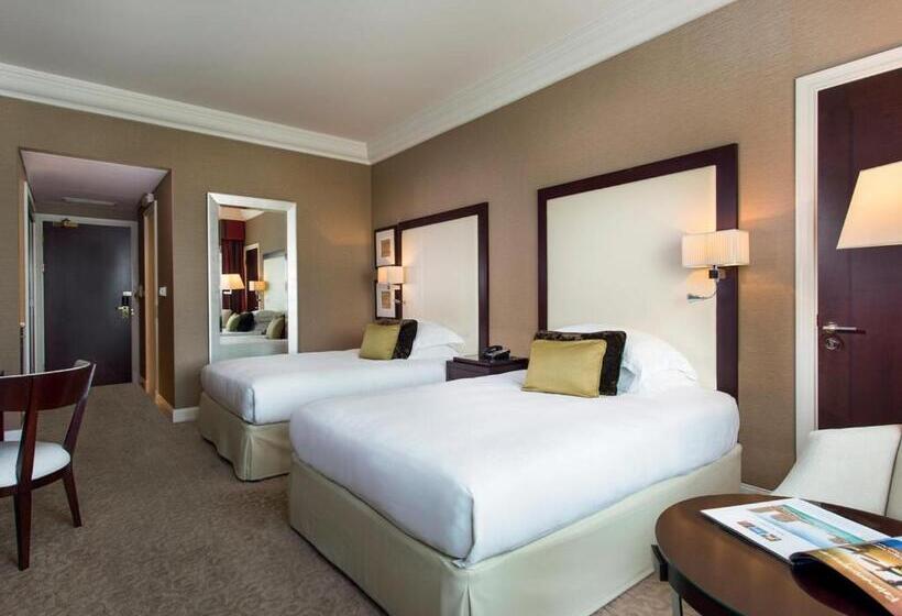 Номер Deluxe, Mövenpick Grand Al Bustan