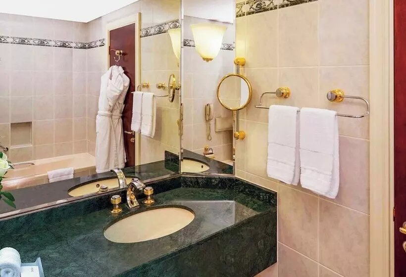 اتاق اجرایی, Mövenpick Grand Al Bustan