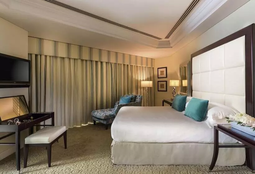 سوییت سوپریور, Mövenpick Grand Al Bustan