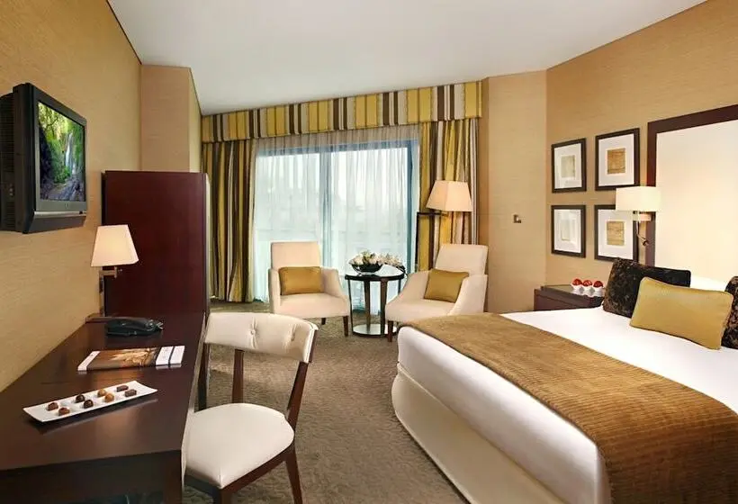 Executive-huone, Mövenpick Grand Al Bustan