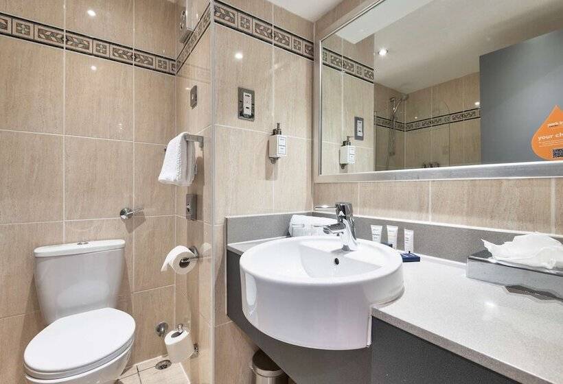 סוויטה, Park Inn By Radisson Cardiff City Centre