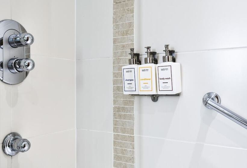 סוויטה, Park Inn By Radisson Cardiff City Centre