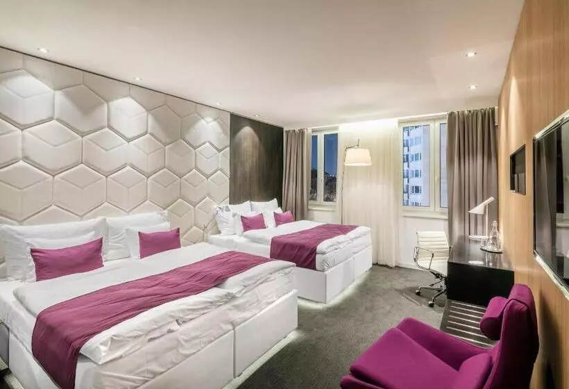 اتاق لوکس سه تخته, Pytloun Grand Hotel Imperial