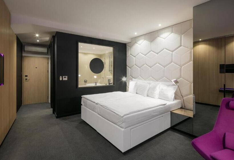 غرفة ديلوكس رباعية, Pytloun Grand Hotel Imperial