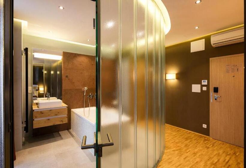 غرفة بريميوم, Pytloun Grand Hotel Imperial