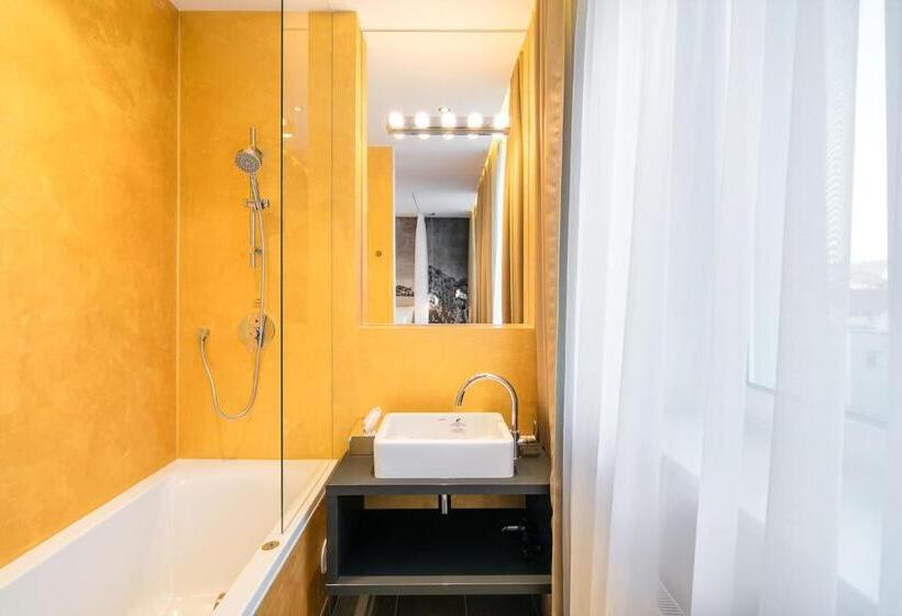 غرفة قياسية مزوَّدة بجاكوزي, Pytloun Grand Hotel Imperial