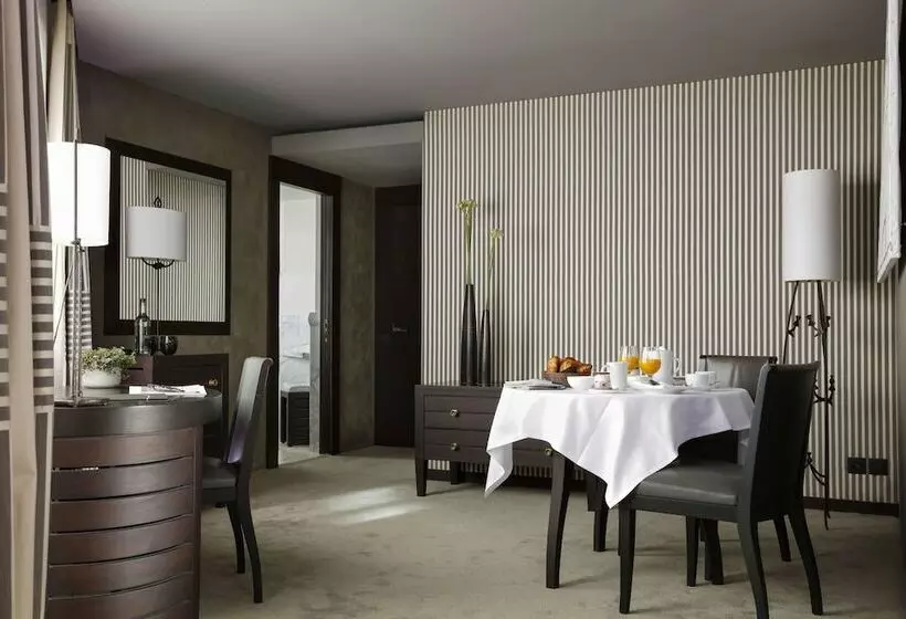 Suite, Square
