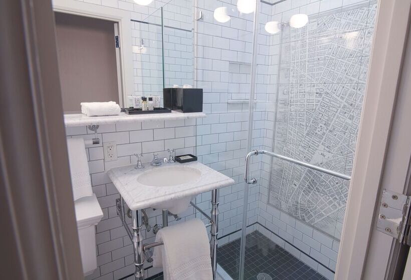 سوییت جونیور, The Frederick Hotel Tribeca