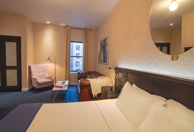 سوییت جونیور, The Frederick Hotel Tribeca