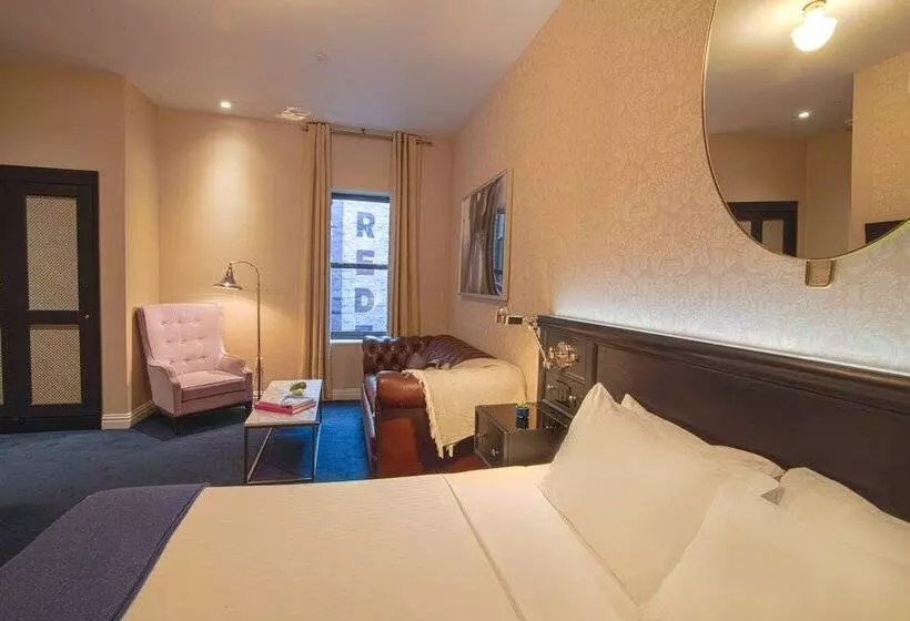 سوییت جونیور, The Frederick Hotel Tribeca