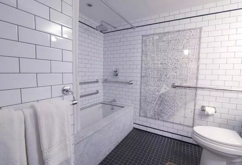 استودیوی استاندارد, The Frederick Hotel Tribeca