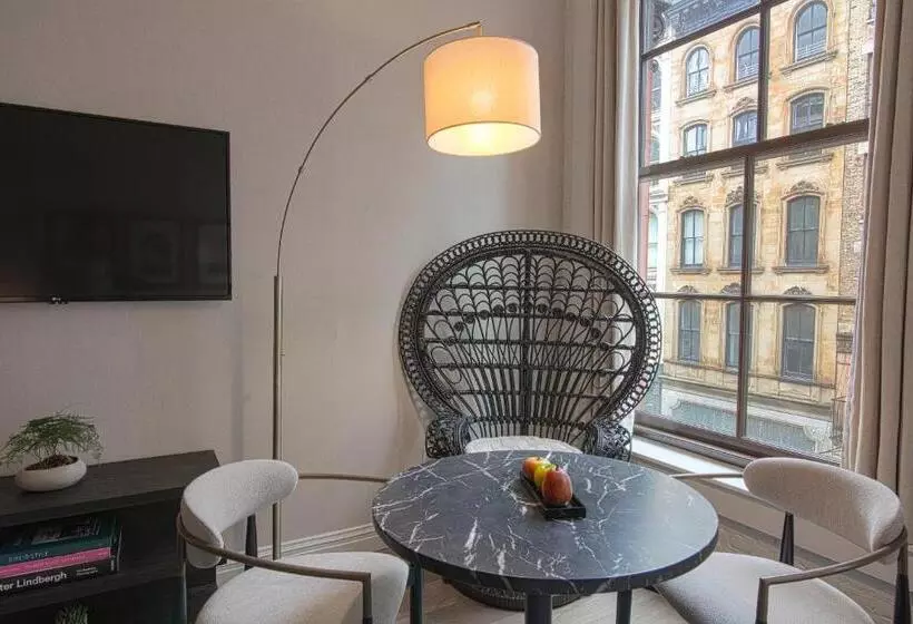 سوئیت با تخت بزرگ, The Frederick Hotel Tribeca