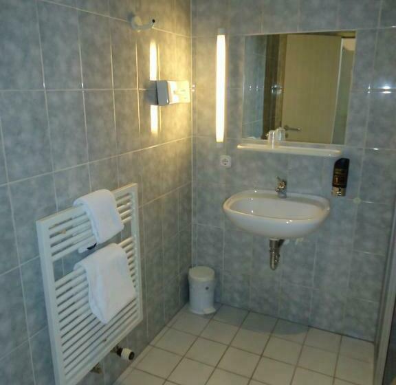 اتاق استاندارد یک نفره, Und Rasthof Avus