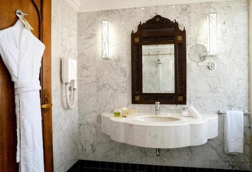 Deluxe Suite Sea View, Portemilio Hotel & Resort