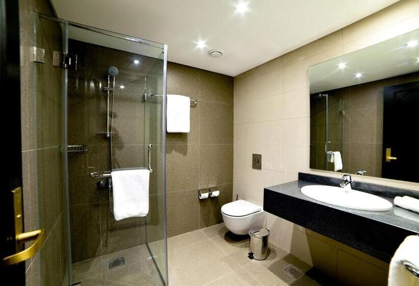 سوییت لوکس, Portemilio Hotel & Resort