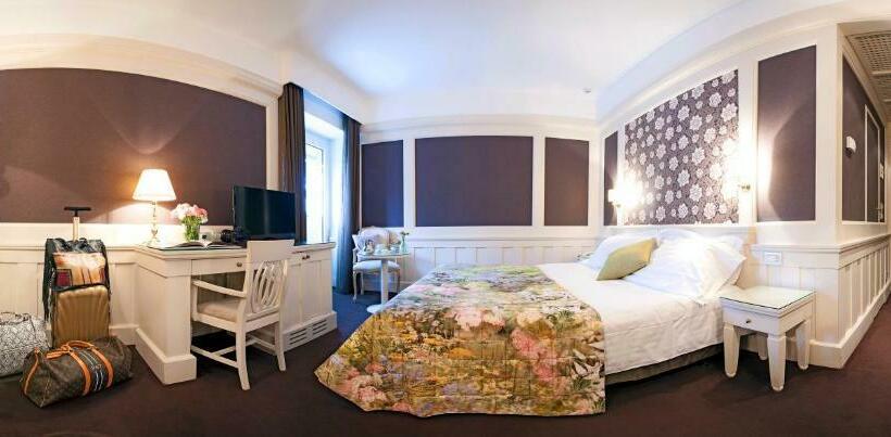 Номер Стандарт Трехместный, Europa Hotel Design Spa 1877