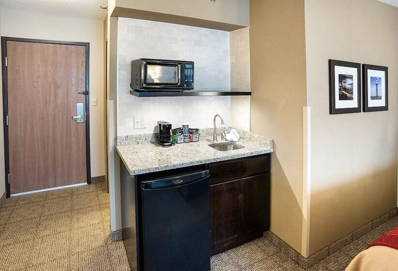 جناح, Comfort Inn West