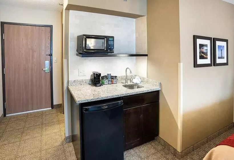 سوییت, Comfort Inn West