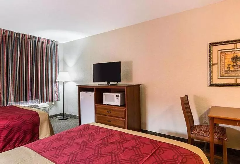 ２ダブルベッドのスタンダードルーム, Econo Lodge Andrews Afb