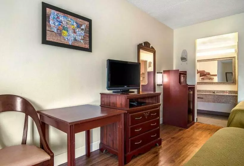 スタンダードルーム, Econo Lodge Inn & Suites