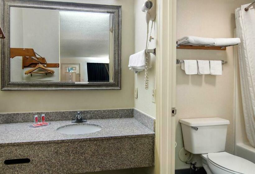 غرفة قياسية سرير كينج, Econo Lodge Inn & Suites