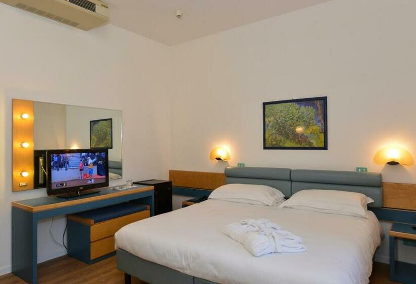 غرفة أساسية, Excelsior