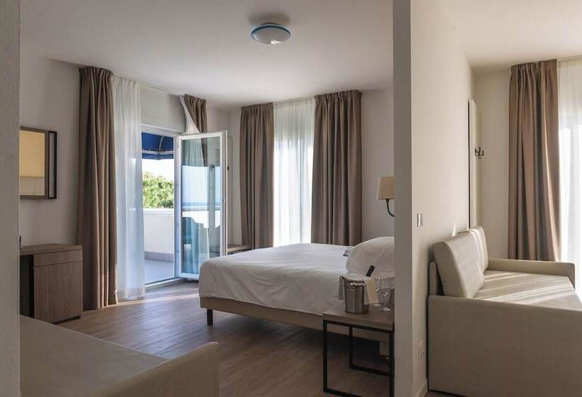 غرفة إدارية مطلة على البحر, Excelsior