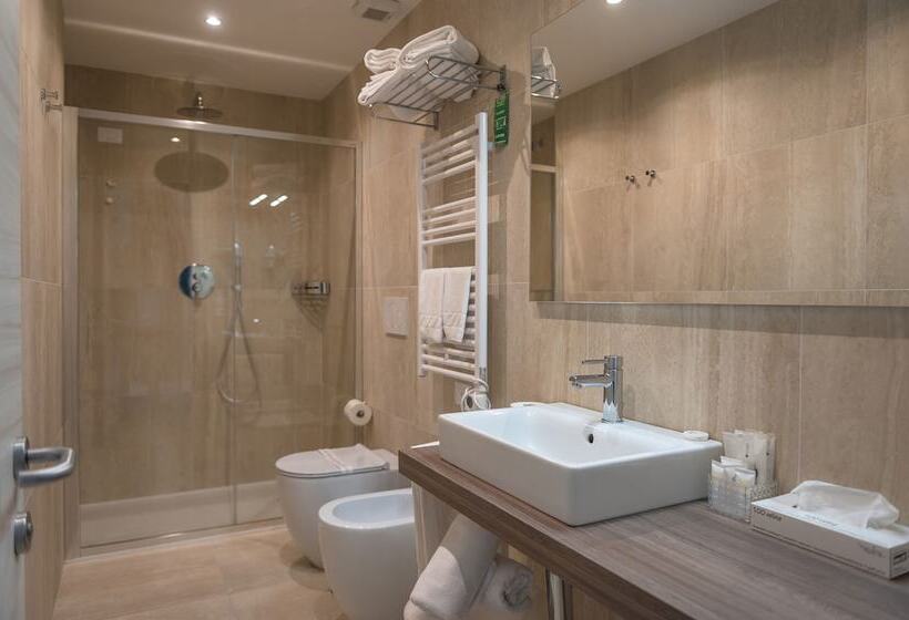 غرفة ديلوكس رباعية, Excelsior