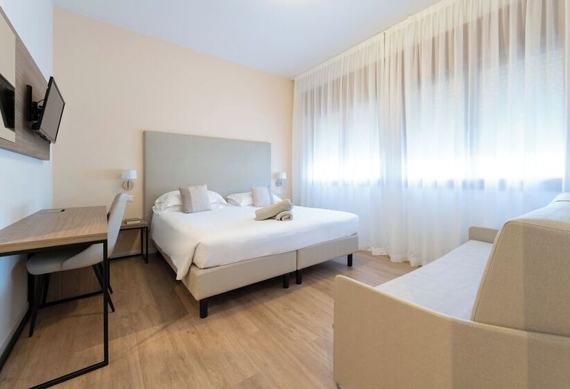 غرفة كلاسيكية رباعية, Excelsior