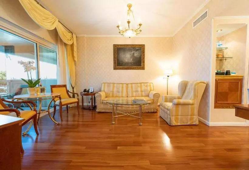 سوئیت رویال, Grand Hotel Del Mare Resort & Spa