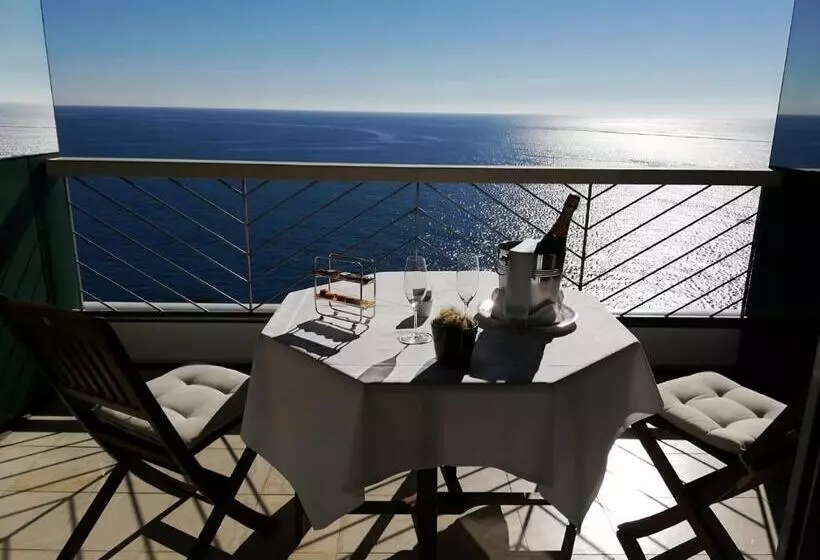 اتاق لوکس با چشم‌انداز دریا, Grand Hotel Del Mare Resort & Spa