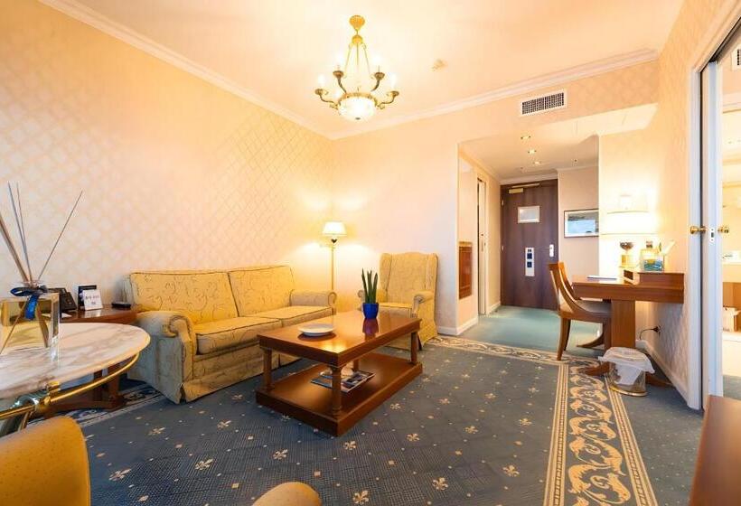 带大床的套房, Grand Hotel Del Mare Resort & Spa