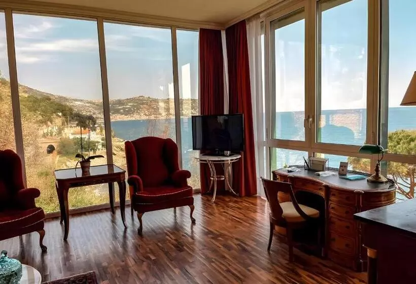 سوییت با چشم‌انداز دریا, Grand Hotel Del Mare Resort & Spa