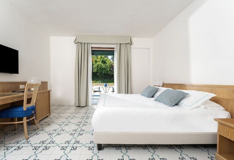 חדר סטנדרט עם מרפסת, Grand Hotel Vesuvio