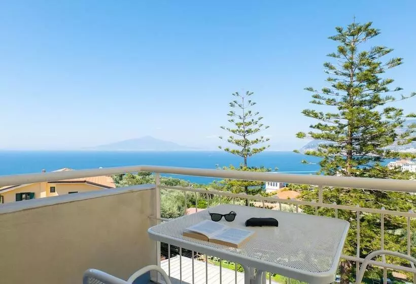 Triple Room Sea View, Grand Hotel Vesuvio
