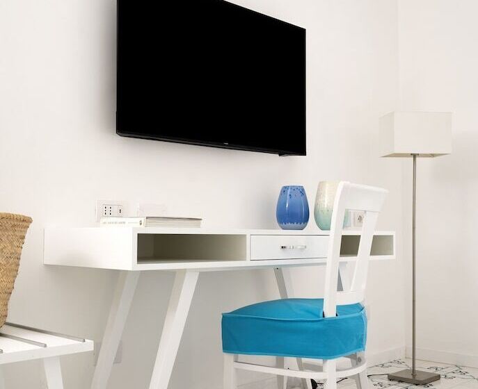 חדר משפחתי נוף לים, Grand Hotel Vesuvio