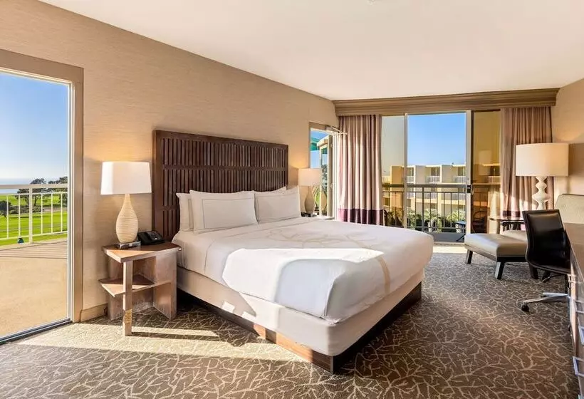 سوئیت با چشمانداز, Hilton La Jolla Torrey Pines
