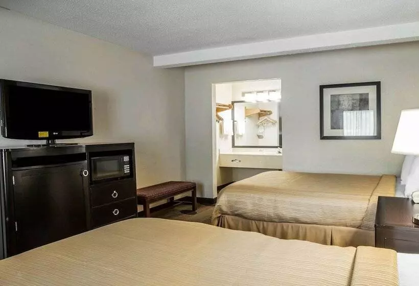 ２ダブルベッドのスタンダードルーム, Quality Inn Greenwood Hwy 25