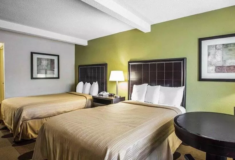 ２ダブルベッドのスタンダードルーム, Quality Inn Greenwood Hwy 25