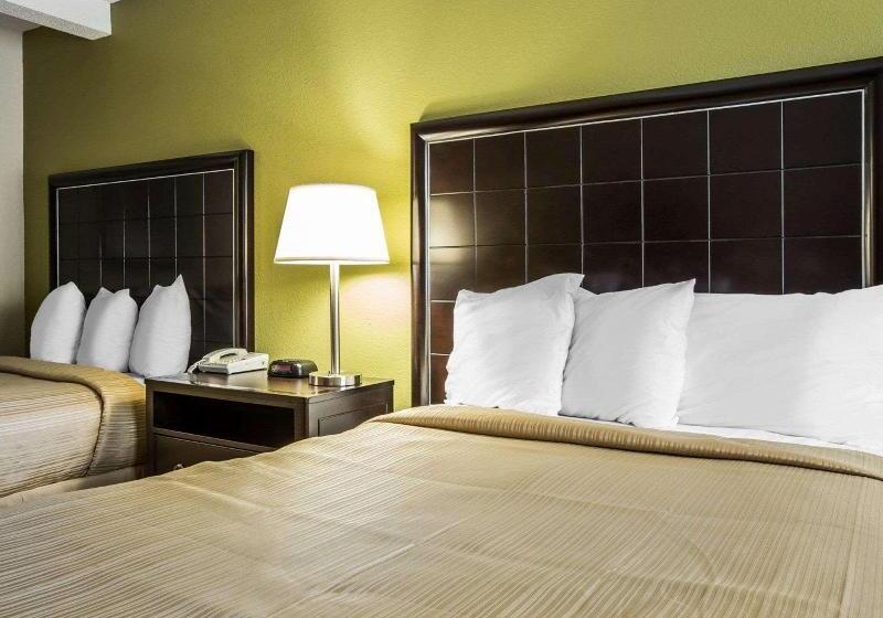 Номер Стандарт, Quality Inn Greenwood Hwy 25