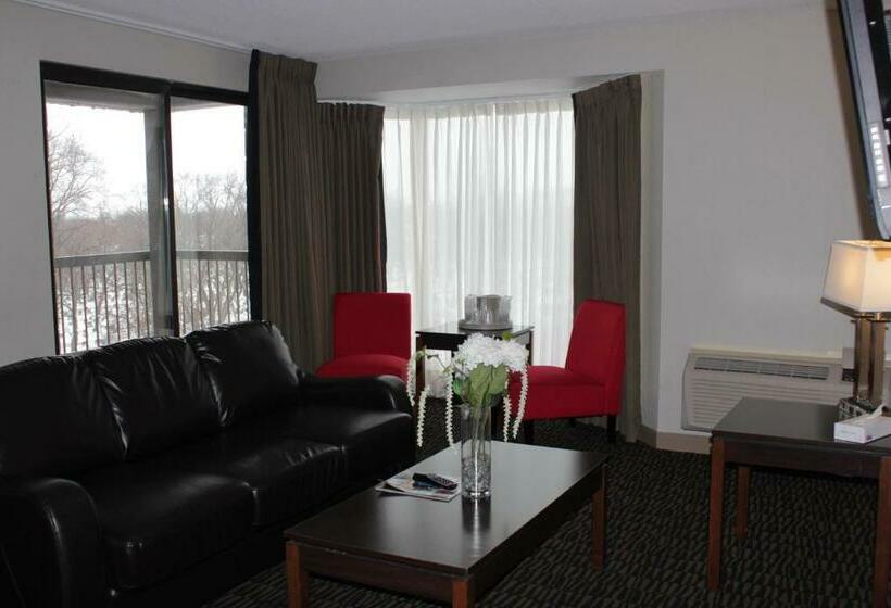 סוויטה נשיאותית, Ramada Plaza By Wyndham Niagara Falls