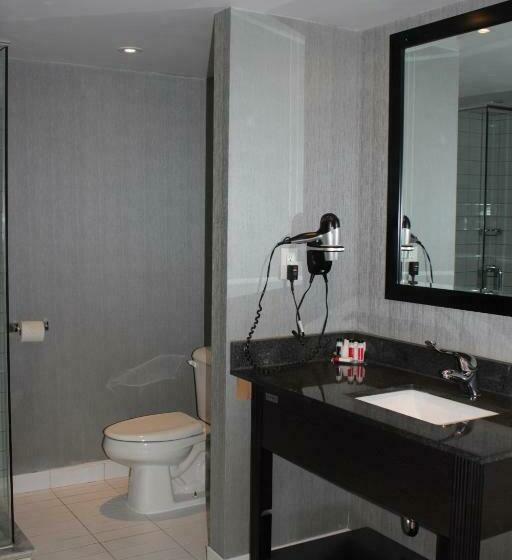 סוויטה נשיאותית, Ramada Plaza By Wyndham Niagara Falls