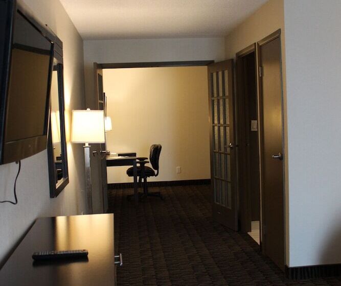 סוויטה, Ramada Plaza By Wyndham Niagara Falls