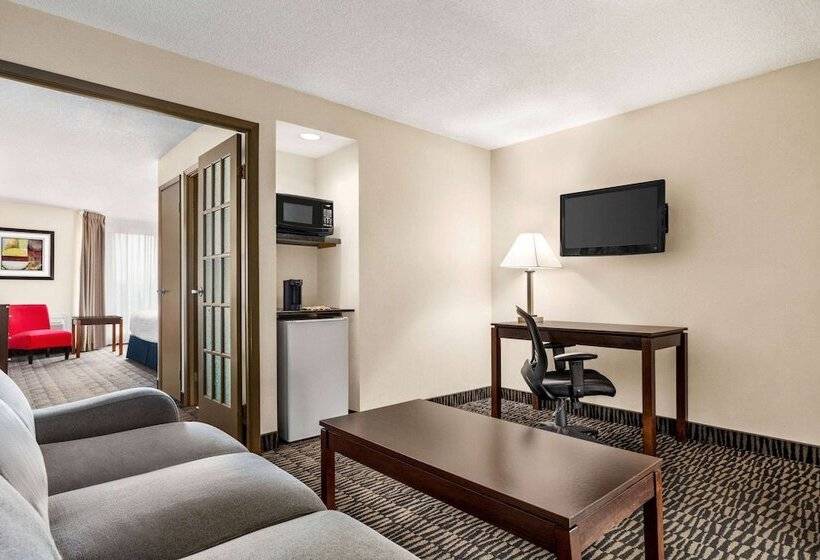 スイート, Ramada Plaza By Wyndham Niagara Falls